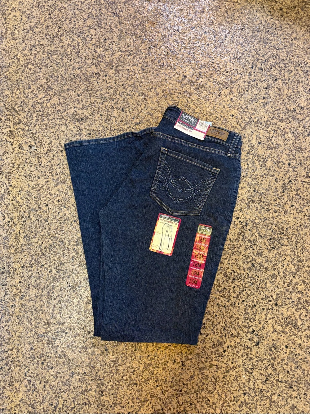 Signature by Levi Strauss Women's Boot Cut Jeans